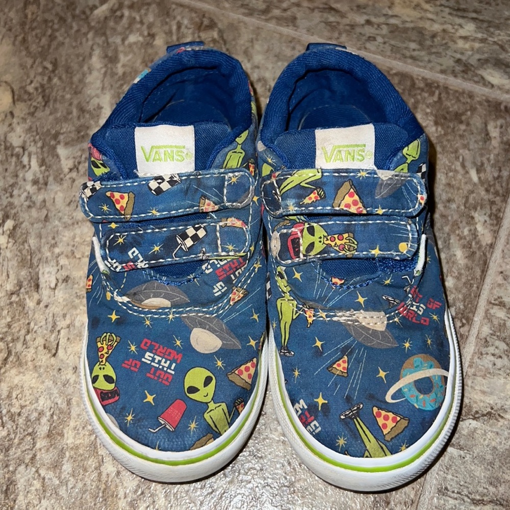 Toddler size 9 Vans